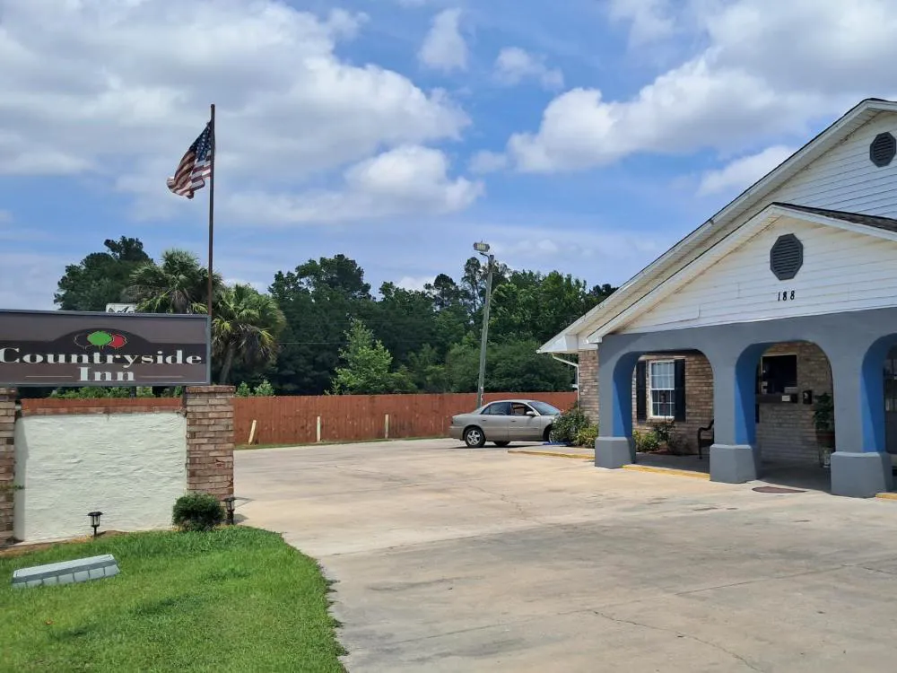 Countryside Inn hotel hero