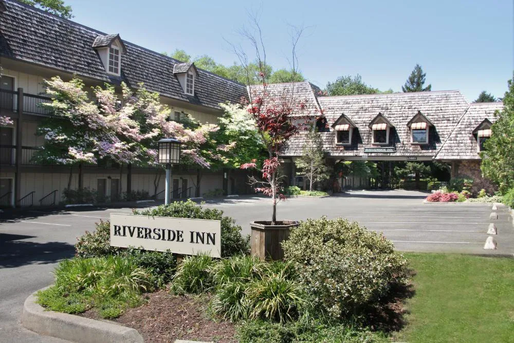 Riverside Inn hotel hero