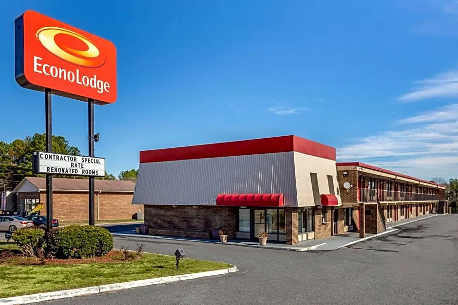 Econo Lodge hotel hero