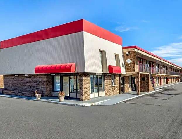 Econo Lodge hotel detail image 1