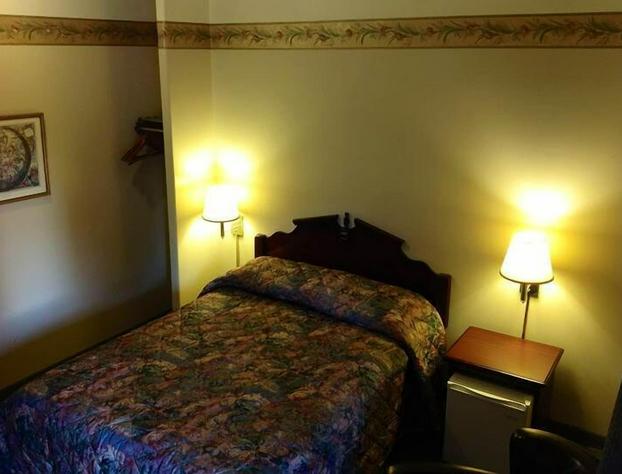 Humboldt Redwoods Inn hotel detail image 2