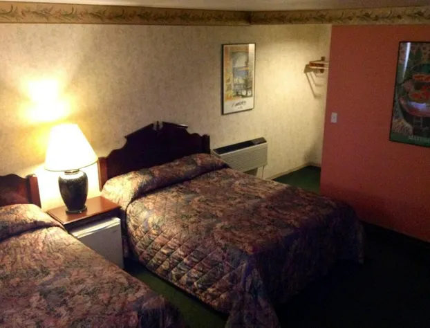 Humboldt Redwoods Inn hotel detail image 2