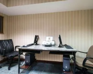 Rodeway Inn Indianapolis I-70 hotel detail image 1