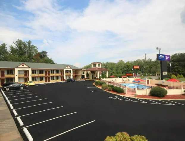 Americas Best Value Inn Pilot Mountain hotel detail image 1