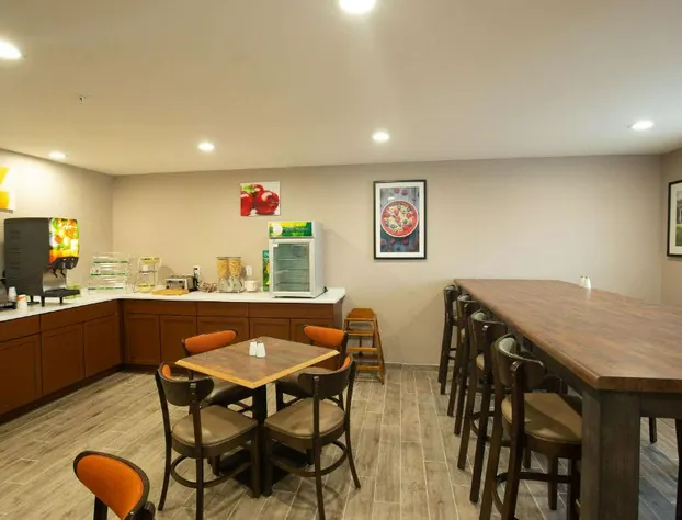 Quality Inn & Suites Hammond Near I-8090 hotel detail image 1