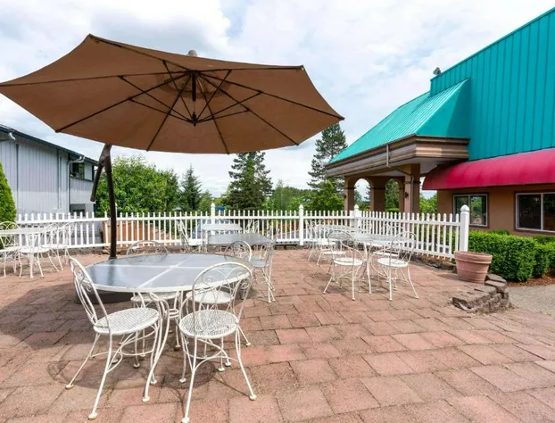 Sutton Suites Hotel hotel detail image 2