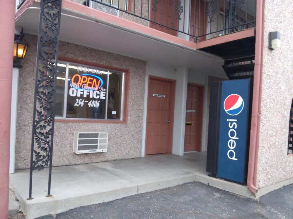 High Chaparral Inn hotel hero