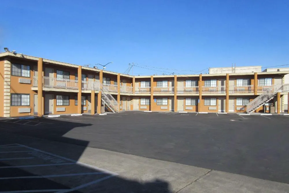 Rodeway Inn hotel hero