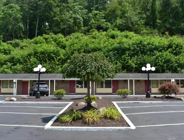 South Hills Motel hotel detail image 1