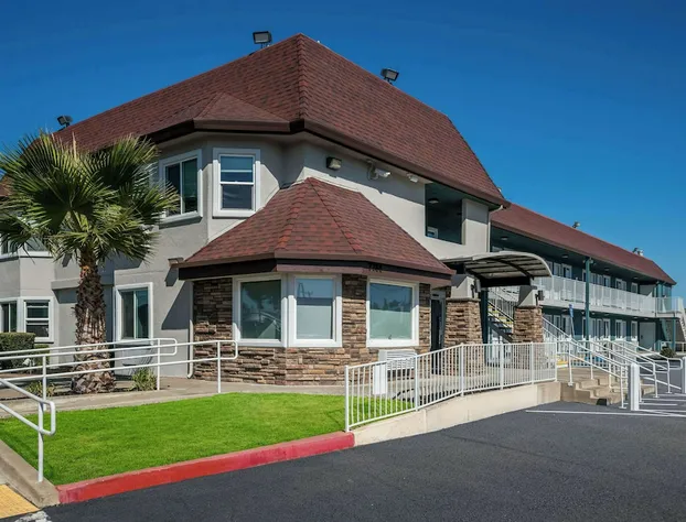 Quality Inn Elk Grove-Sacramento hotel detail image 1