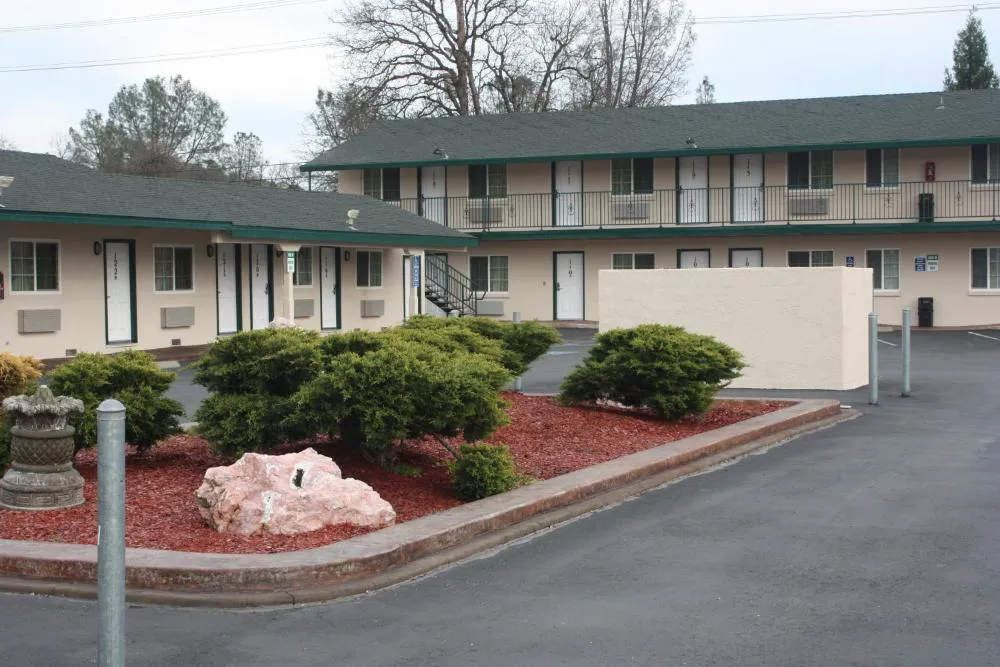 Value Inn & Suites hotel hero