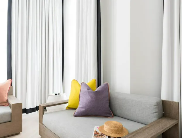 Bungalow Hotel hotel detail image 4