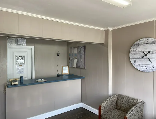 Inn Between The Hedges hotel detail image 4