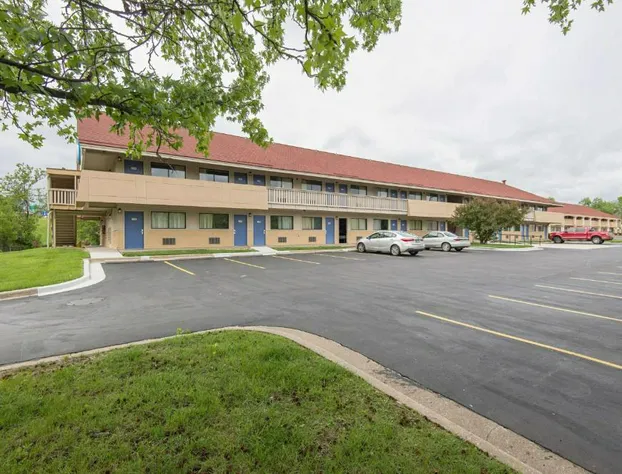 Motel 6 Overland Park, KS hotel detail image 4
