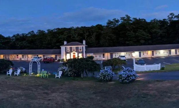 Olde Tavern Motel And Inn hotel detail image 3