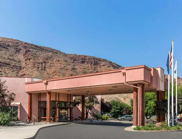 Quality Suites Moab near Arches National Park hotel detail image 1