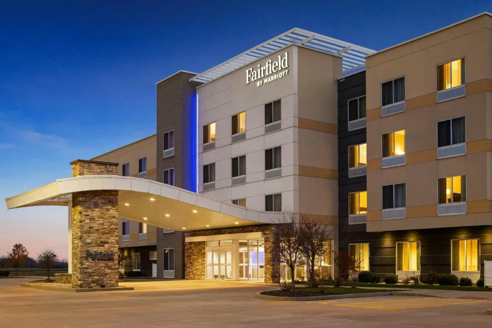 Fairfield Inn & Suites St. Louis Pontoon Beach/Granite City hotel hero