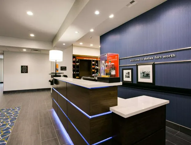Hampton Inn & Suites Dallas/Ft. Worth Airport South hotel detail image 3
