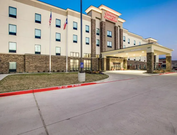 Hampton Inn & Suites Dallas/Ft. Worth Airport South hotel detail image 1