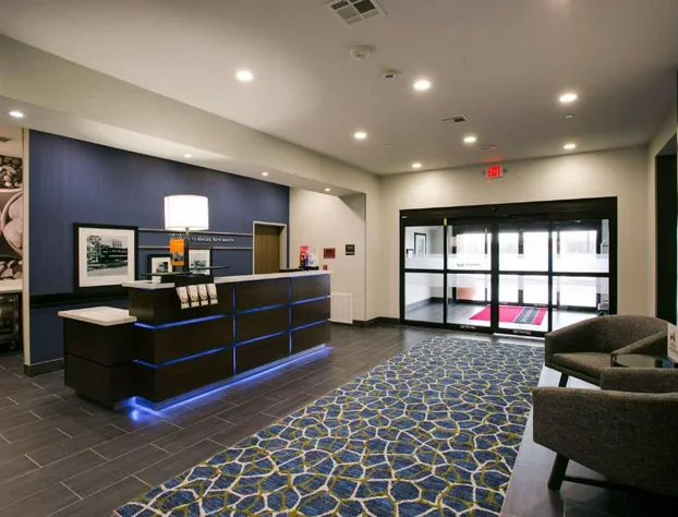 Hampton Inn & Suites Dallas/Ft. Worth Airport South hotel detail image 4