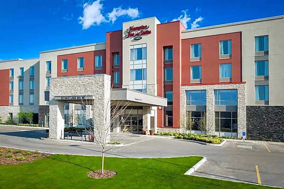 Hampton Inn & Suites by Hilton Airdrie hotel hero