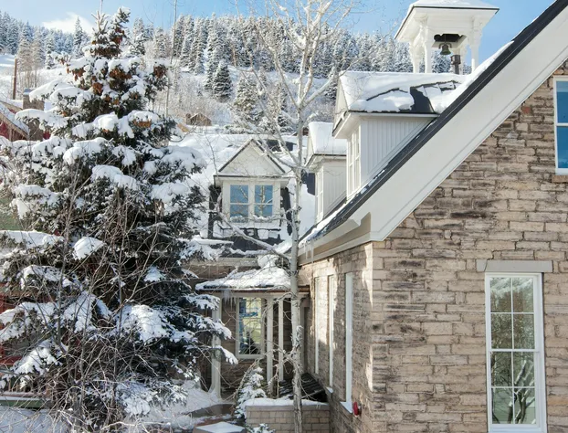 Washington School House hotel detail image 4