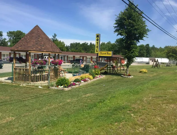 Pleasant Manor Motel hotel detail image 1