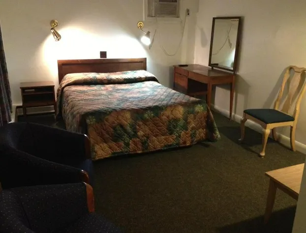 Pleasant Manor Motel hotel detail image 4