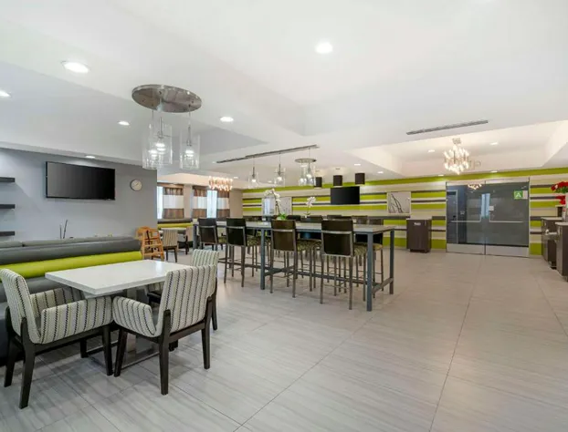 Best Western Plus Gardena Inn & Suites hotel detail image 4