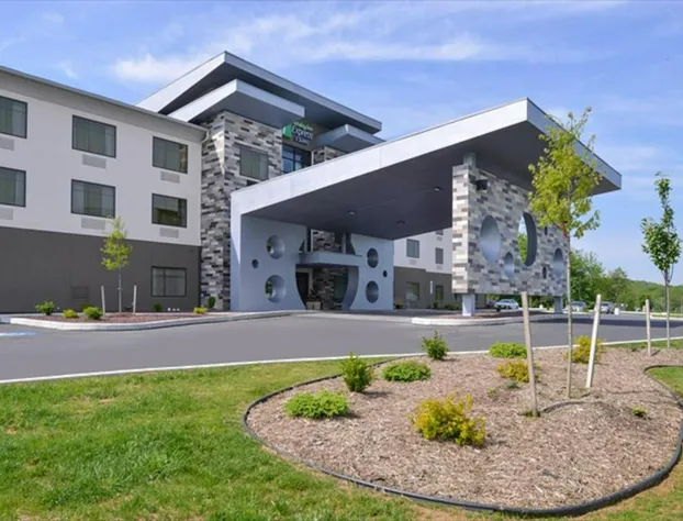 Holiday Inn Express & Suites Shippensburg by IHG hotel detail image 1