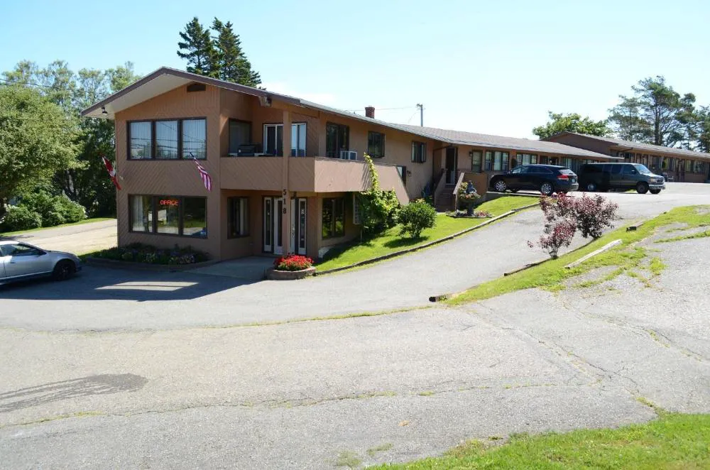 New Age Inn - Voyageur hotel hero