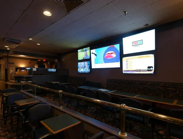 Travelodge by Wyndham Winnipeg Airport West hotel detail image 3