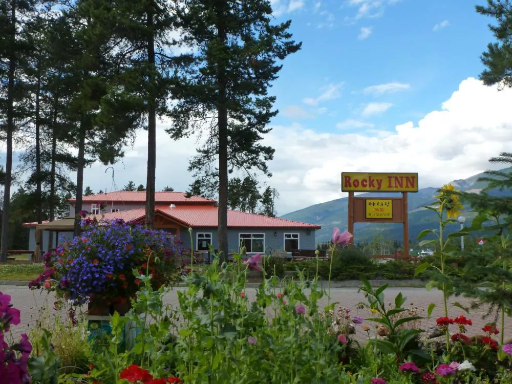 Rocky Inn hotel hero