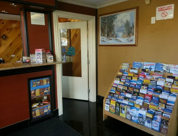 Queensway Motel hotel detail image 3