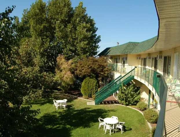 Summerland Motel hotel detail image 4