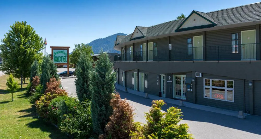 Summerland Motel hotel hero