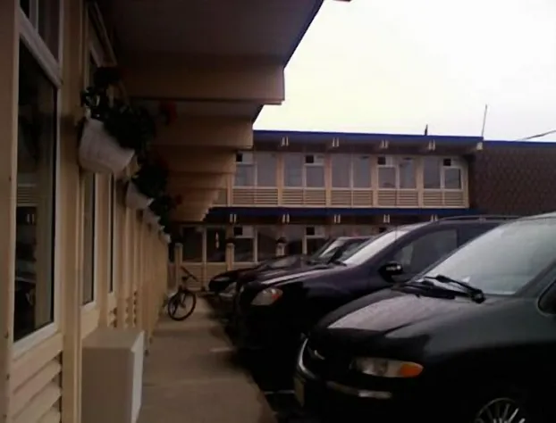 Canadiana Motel hotel detail image 4