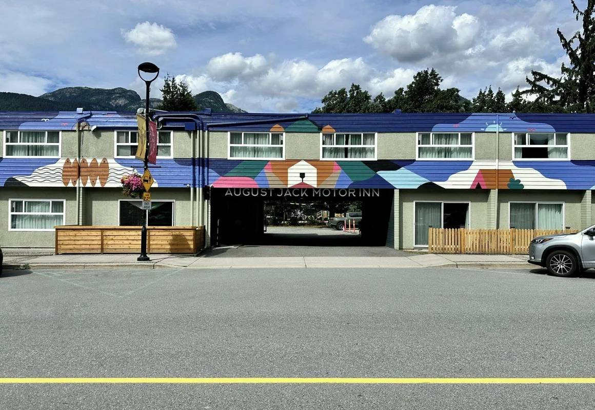 August Jack Motor Inn hotel hero