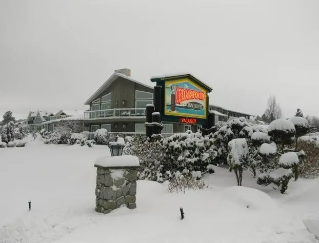 The Cedarwood Inn & Suites hotel detail image 4