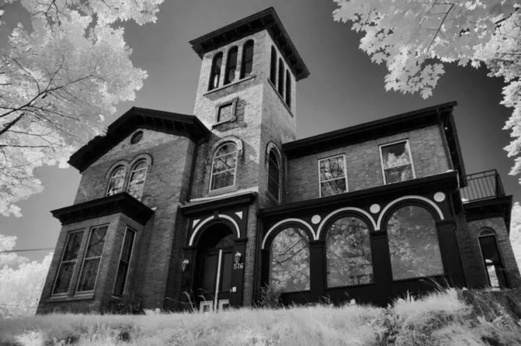 Ile De Garde B&B hotel hero