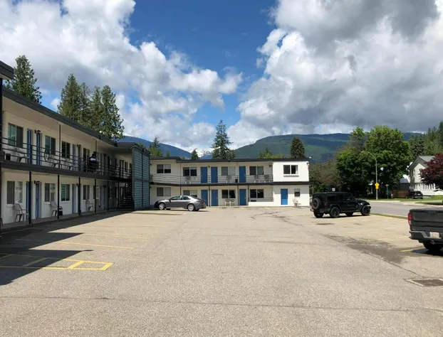 Revelstoke Lodge hotel detail image 2