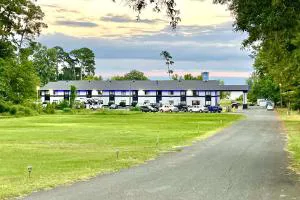 Sabine Lake Inn hotel hero