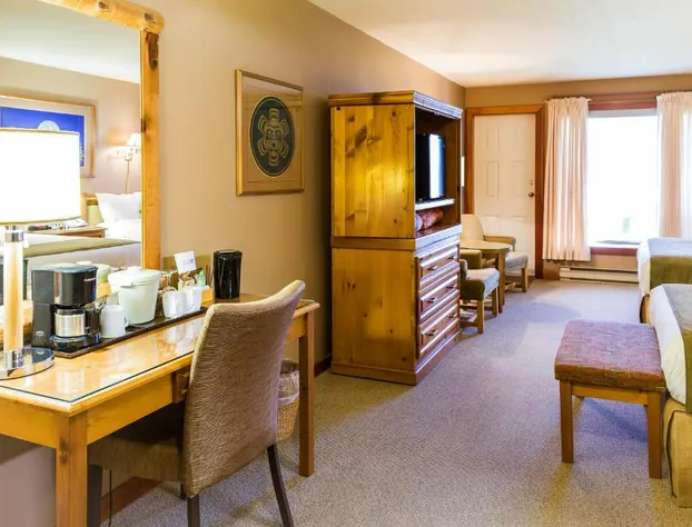 Tsa-Kwa-Luten Lodge hotel detail image 2