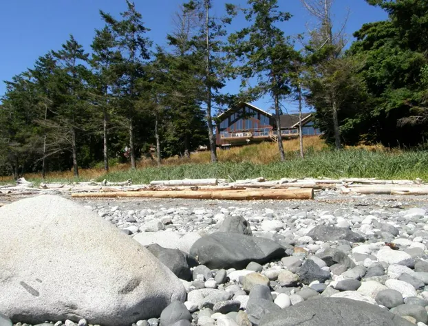 Tsa-Kwa-Luten Lodge hotel detail image 4