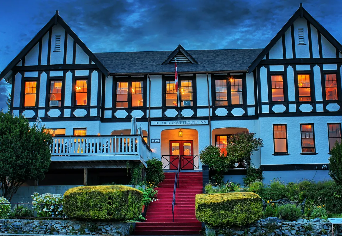 The Old Courthouse Inn hotel hero