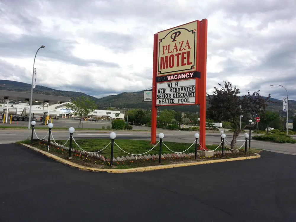 Plaza Motel hotel hero