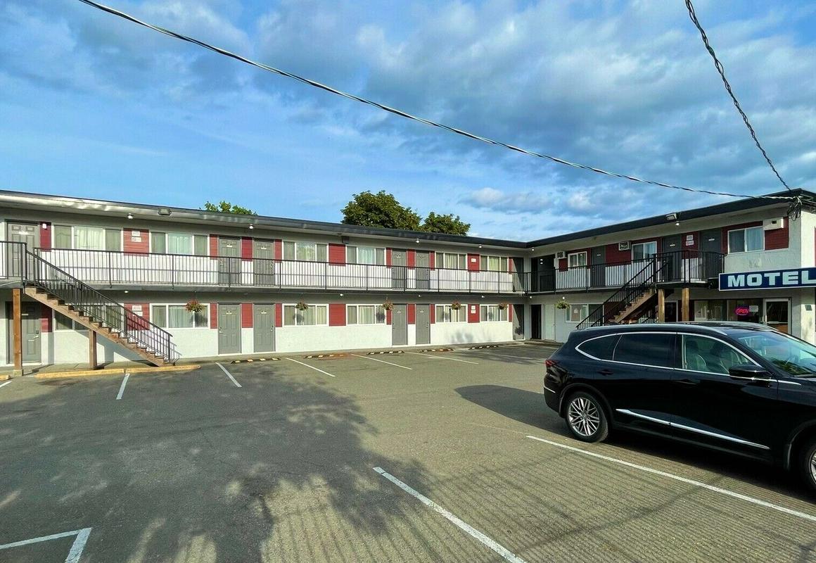 Diplomat Motel hotel hero