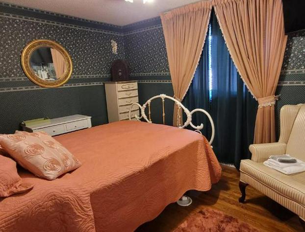 All Seasons Bed & Breakfast hotel detail image 3