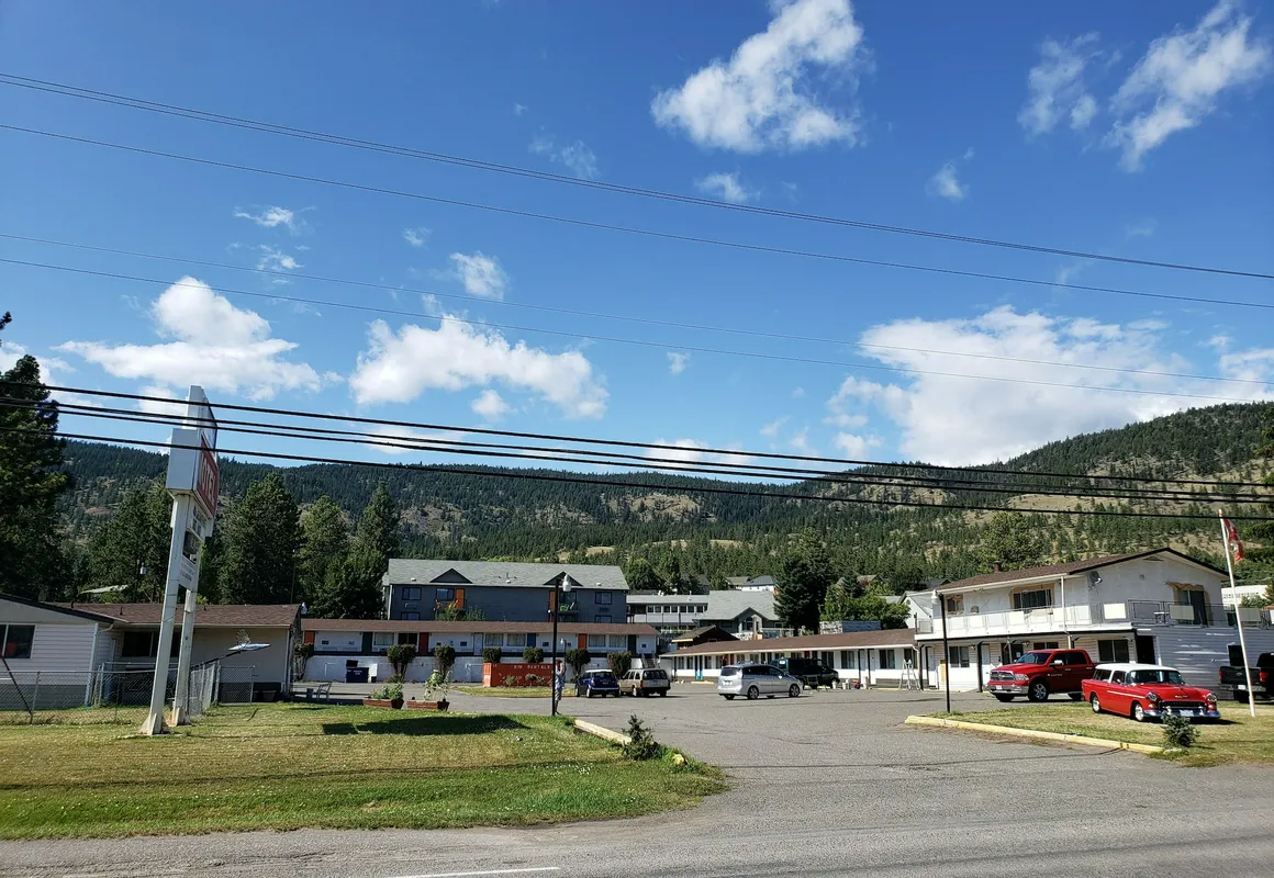 Sportsman Motel hotel hero