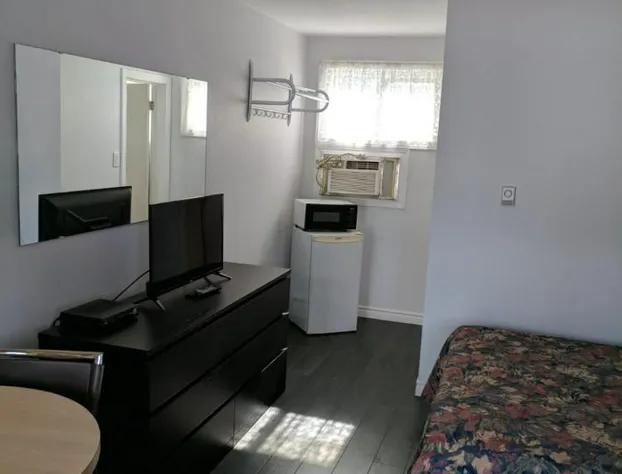 Hilltop Motel hotel detail image 4